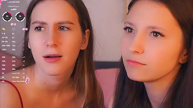 Snapshot of GabrielleLynchard chatting on 11/17/25, 08:02 GabrielleLynchard online show from 11/17/25, 08:02