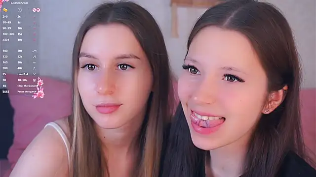 Snapshot of GabrielleLynchard chatting on 12/05/25, 07:23 GabrielleLynchard online show from 12/05/25, 07:23