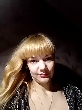 Snapshot of AliceSwan1122 chatting on 10/13/25, 08:54 AliceSwan1122 online show from 10/13/25, 08:54