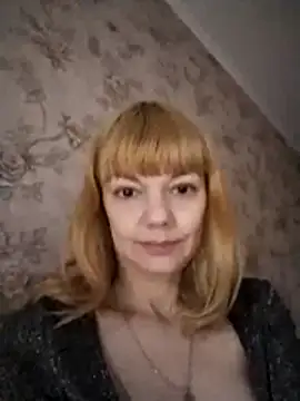 AliceSwan1122 online show from 10/23/25, 11:25