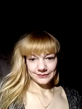 Snapshot of AliceSwan1122 chatting on 09/27/25, 11:33 AliceSwan1122 online show from 09/27/25, 11:33