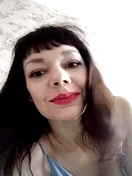 Snapshot of AliceSwan1122 chatting on 06/26/26, 10:10 AliceSwan1122 online show from 06/26/26, 10:10