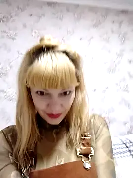 Snapshot of AliceSwan1122 chatting on 10/17/25, 08:32 AliceSwan1122 online show from 10/17/25, 08:32