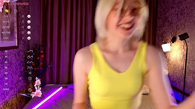 AlettaEve online show from 11/17/25, 03:27