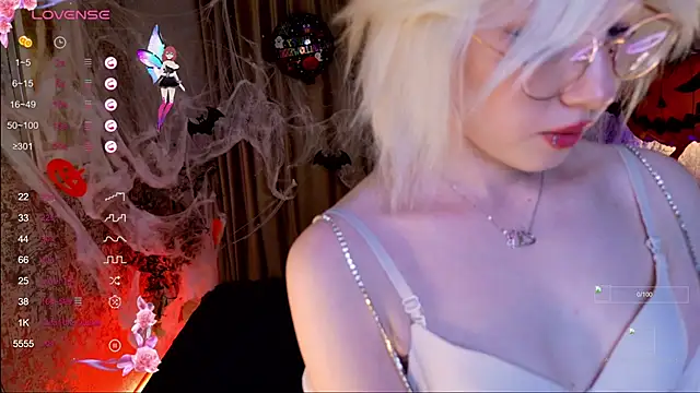 AlettaEve online show from 10/30/25, 03:09