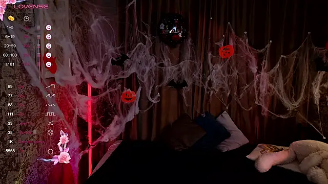 AlettaEve online show from 10/25/25, 03:34