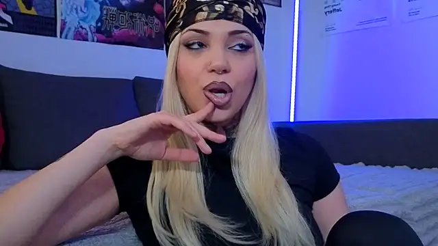 KiraQuinn1 online show from 03/31/26, 03:14