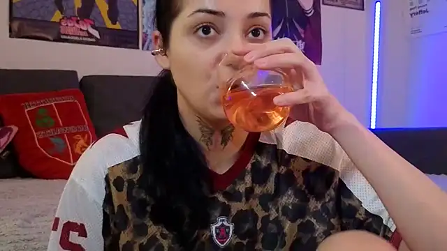 KiraQuinn1 online show from 03/11/26, 06:02