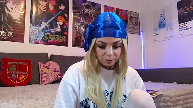Snapshot of KiraQuinn1 chatting on 09/23/25, 03:41 KiraQuinn1 online show from 09/23/25, 03:41