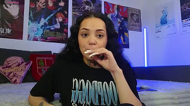 Snapshot of KiraQuinn1 chatting on 10/06/25, 03:02 KiraQuinn1 online show from 10/06/25, 03:02