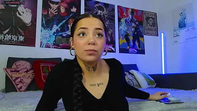 Snapshot of KiraQuinn1 chatting on 10/04/25, 03:13 KiraQuinn1 online show from 10/04/25, 03:13
