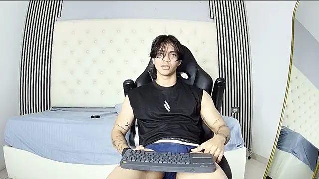 toji luxxer online show from 11/02/25, 07:52