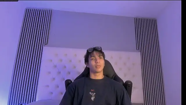 toji luxxer online show from 11/24/25, 02:44