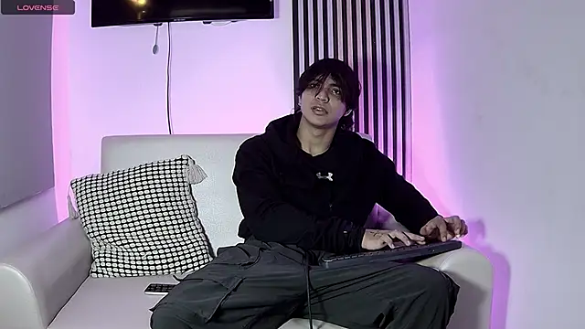 toji luxxer online show from 11/06/25, 12:47