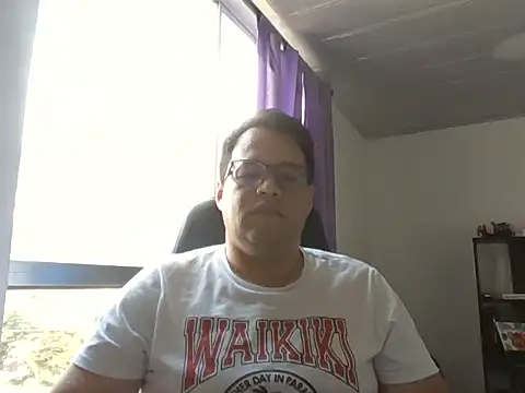 Snapshot of Alpha-Bear chatting on 09/27/25, 05:08 Alpha-Bear online show from 09/27/25, 05:08