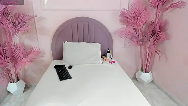 Maddybenson online show from 09/25/25, 03:34