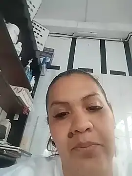 LaraStons online show from 09/26/25, 09:21