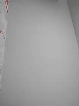 LaraStons online show from 11/10/25, 11:43