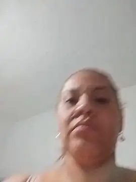 LaraStons online show from 11/06/25, 03:43