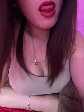 Moon pusy online show from 11/26/25, 12:38