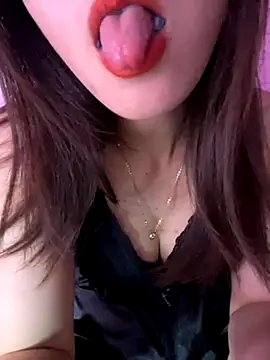 Moon pusy online show from 11/14/25, 12:53