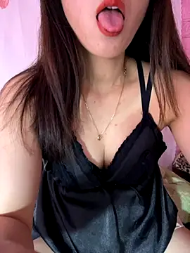 Moon pusy online show from 10/31/25, 06:10