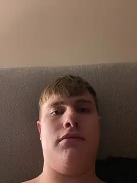 Snapshot of Sammyboy2211 chatting on 01/16/26, 01:09 Sammyboy2211 online show from 01/16/26, 01:09