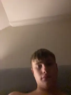 Snapshot of Sammyboy2211 chatting on 10/27/25, 01:28 Sammyboy2211 online show from 10/27/25, 01:28