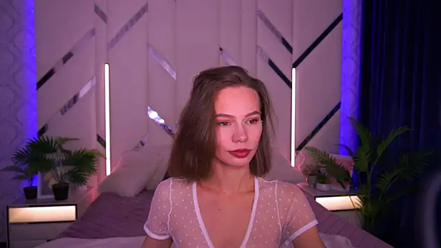 ShyySiren online show from 12/04/25, 08:46