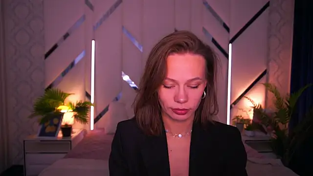 ShyySiren online show from 12/23/25, 08:46