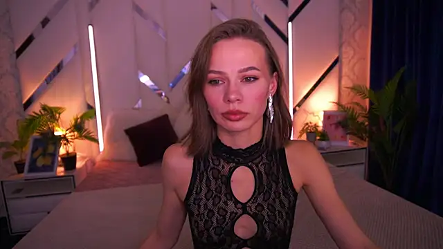 ShyySiren online show from 12/15/25, 08:42