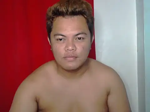 Snapshot of Gayasianzowe chatting on 09/25/25, 03:45 Gayasianzowe online show from 09/25/25, 03:45