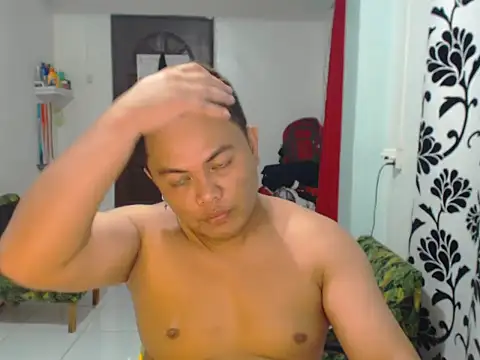 Snapshot of Gayasianzowe chatting on 09/29/25, 10:54 Gayasianzowe online show from 09/29/25, 10:54