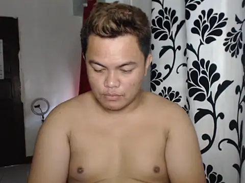 Snapshot of Gayasianzowe chatting on 10/08/25, 05:53 Gayasianzowe online show from 10/08/25, 05:53