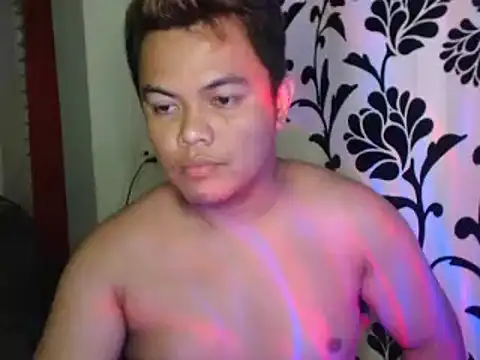 Snapshot of Gayasianzowe chatting on 10/27/25, 12:06 Gayasianzowe online show from 10/27/25, 12:06
