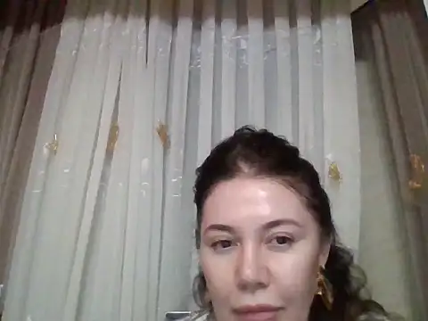 Snapshot of Lomivah chatting on 10/24/25, 04:28 Lomivah online show from 10/24/25, 04:28