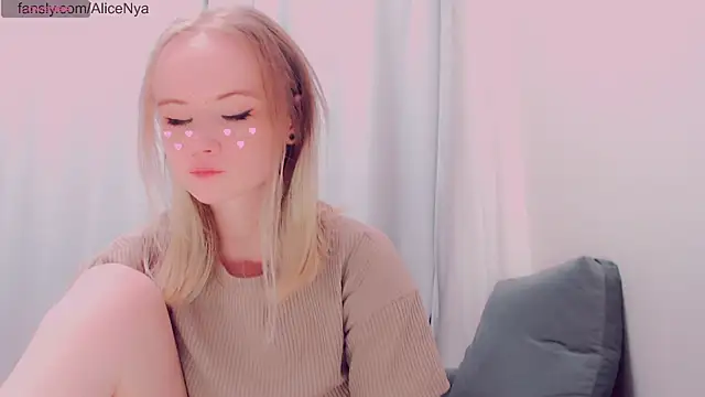 AliceNya cute online show from 12/15/25, 04:29