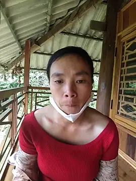 Snapshot of lily-00 chatting on 11/06/25, 04:38 lily-00 online show from 11/06/25, 04:38