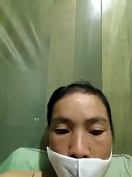 Snapshot of lily-00 chatting on 10/08/25, 01:40 lily-00 online show from 10/08/25, 01:40