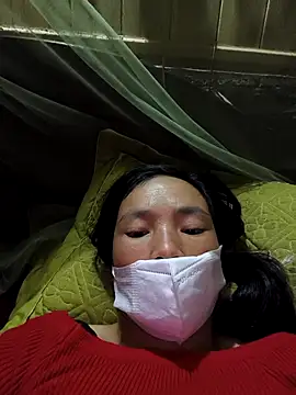 Snapshot of lily-00 chatting on 09/26/25, 02:18 lily-00 online show from 09/26/25, 02:18