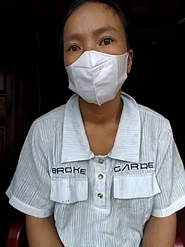 Snapshot of lily-00 chatting on 09/18/25, 01:30 lily-00 online show from 09/18/25, 01:30