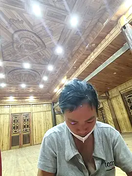 Snapshot of lily-00 chatting on 10/11/25, 12:39 lily-00 online show from 10/11/25, 12:39