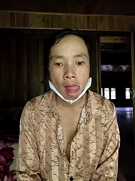 Snapshot of lily-00 chatting on 11/07/25, 01:32 lily-00 online show from 11/07/25, 01:32