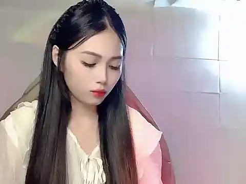 Lyly4757 online show from 12/19/25, 01:46