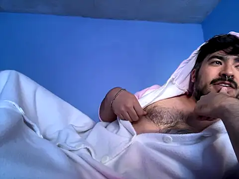 Leon  Dark online show from 10/21/25, 01:43