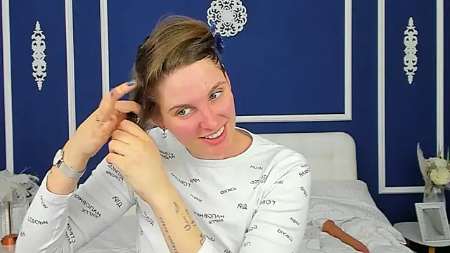 SabrinaRayX online show from 10/22/25, 12:37