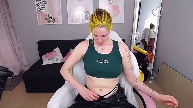 SabrinaRayX online show from 04/04/26, 12:34