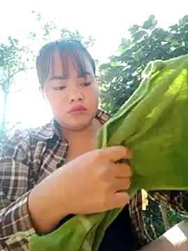 emilyzz online show from 11/22/25, 01:37