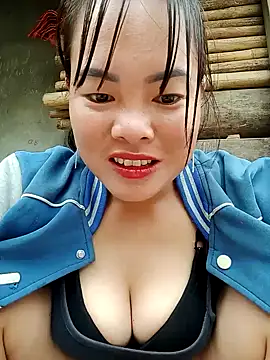 emilyzz online show from 10/26/25, 12:00