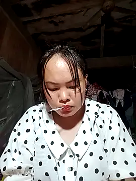 emilyzz online show from 04/23/26, 05:36